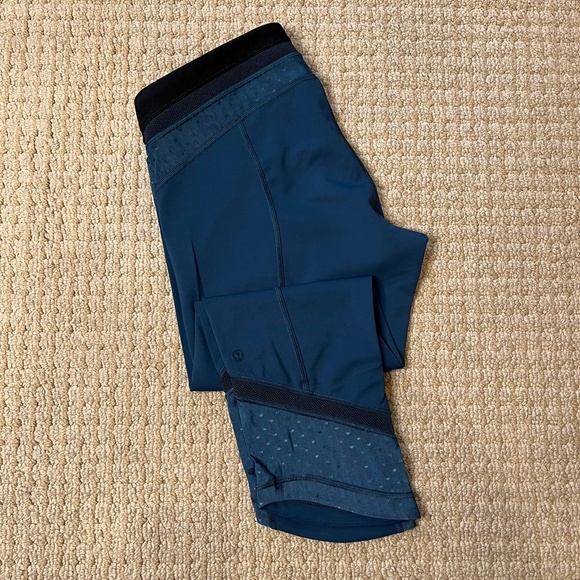 Vintage Lululemon Low Rise Crop Legging - Picture 2 of 4